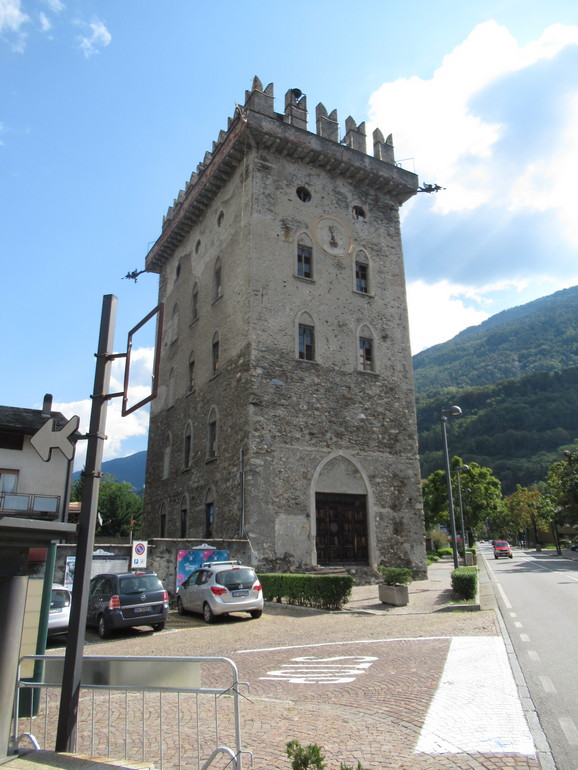 Oude stadspoort in Tirano